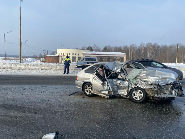 Свердловские врачи спасли и поставили на ноги тагильчанку, попавшую на полной скорости под тягач