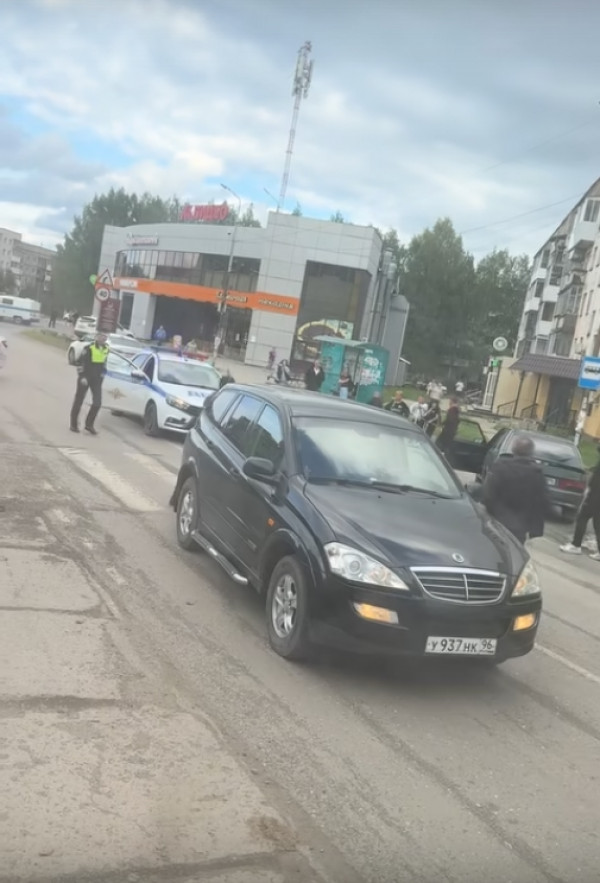 В Верхней Салде на пешеходном переходе насмерть сбили 9-летнего мальчика (ВИДЕО)