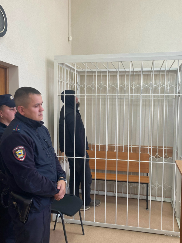 В Кушве отправили в СИЗО мужчину, который с подельниками с помощью пейнтбольного ружья вымогал у местного жителя несколько сотен тысяч рублей  