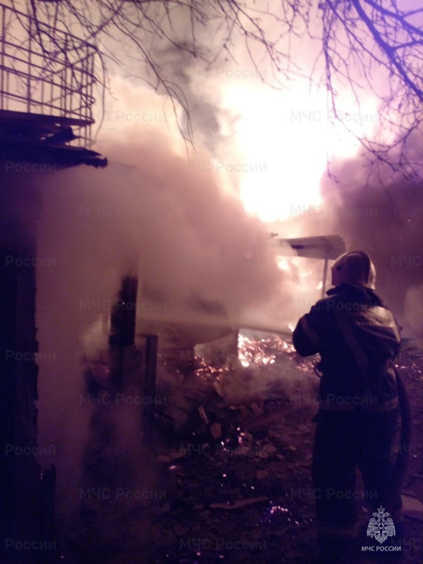 В садах под Нижним Тагилом при пожаре погиб мужчина