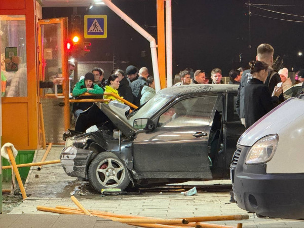 «Всё гулял, пил. У него крыша вообще съехала». Что жена виновника ДТП в Ревде, в котором погибли две школьницы, рассказала о муже «Всё гулял, пил. У него крыша вообще съехала». Что жена виновника ДТП в Ревде, в котором погибли две школьницы, рассказала о муже