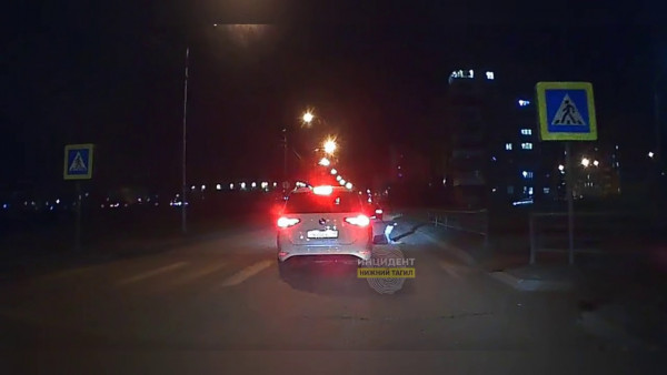 В Нижнем Тагиле на Вагонке сбили на зебре 11-летнюю самокатчицу В Нижнем Тагиле на Вагонке сбили на зебре 11-летнюю самокатчицу