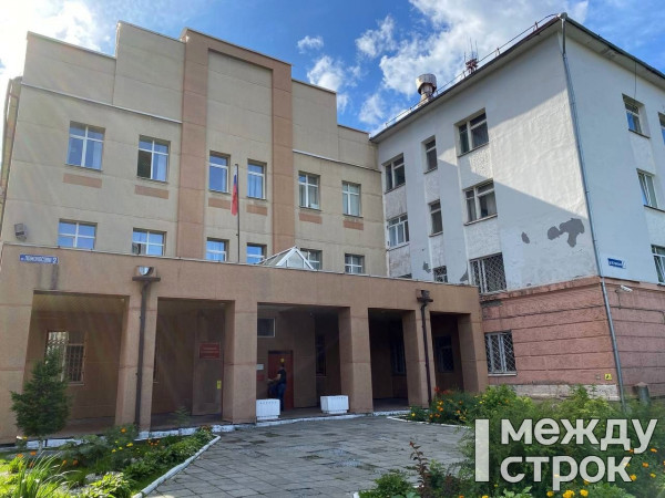 В Нижнем Тагиле будут судить бывшего сотрудника ГУФСИН за убийство по неосторожности и превышение должностных полномочий В Нижнем Тагиле будут судить бывшего сотрудника ГУФСИН за убийство по неосторожности и превышение должностных полномочий