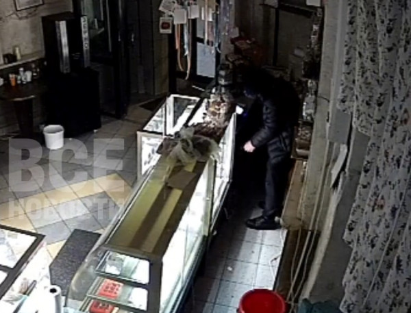 «Украл, выпил, в тюрьму!». В Нижнем Тагиле мужчина обчистил кондитерскую и отправился отмечать удачу в ближайший бар «Украл, выпил, в тюрьму!». В Нижнем Тагиле мужчина обчистил кондитерскую и отправился отмечать удачу в ближайший бар