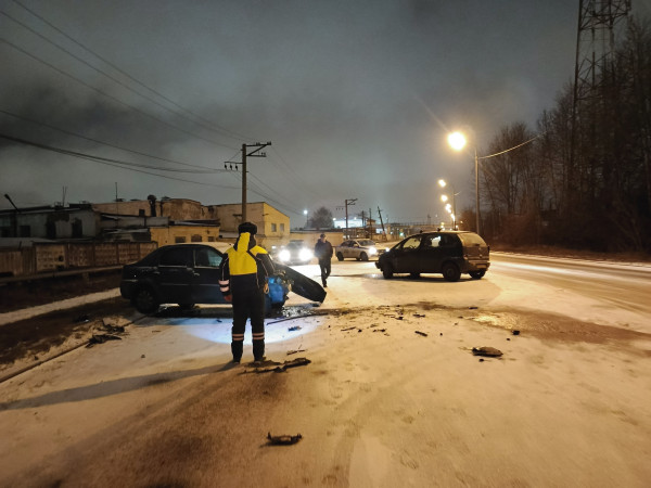 В Нижнем Тагиле 70-летний водитель спровоцировал ДТП с четырьмя пострадавшими В Нижнем Тагиле 70-летний водитель спровоцировал ДТП с четырьмя пострадавшими