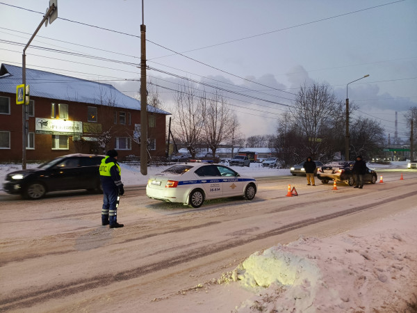 В Нижнем Тагиле сбили 17-летнюю девушку на пешеходном переходе В Нижнем Тагиле сбили 17-летнюю девушку на пешеходном переходе