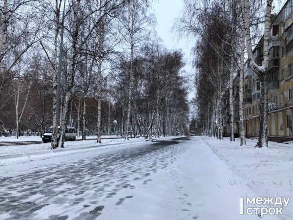 В Нижнем Тагиле прокуратура через суд обязала мэрию благоустроить тротуары и отремонтировать бордюры на Тагилстрое