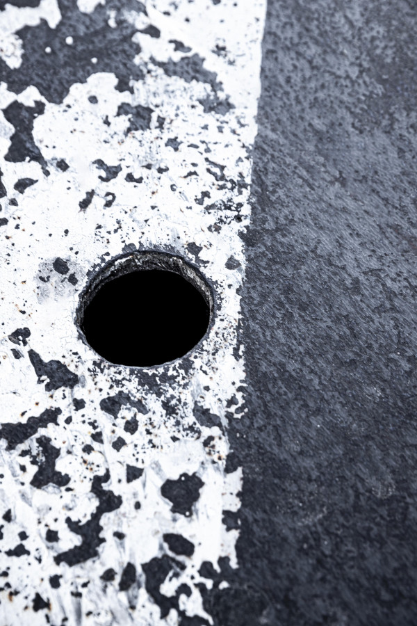 Очередное ЧП из-за не закрытого канализационного люка произошло на Вагонке. На этот раз в колодец провалилась школьница Очередное ЧП из-за не закрытого канализационного люка произошло на Вагонке. На этот раз в колодец провалилась школьница