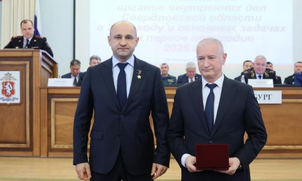 Экс-начальник полиции Нижнего Тагила Ибрагим Абдулкадыров получил правительственную награду из рук полпреда президента