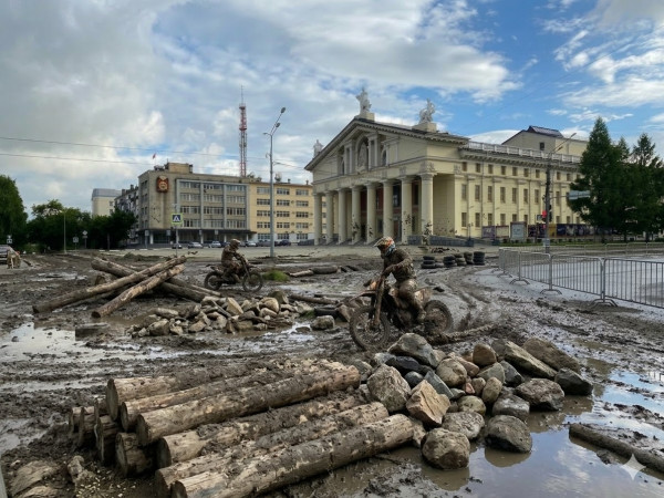 Мэрия Нижнего Тагила после шквала критики передумала превращать центр города в трассу для эндуро
