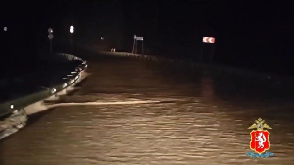 Участок трассы Кушва — Нижняя Тура перекрыли из-за затопления Участок трассы Кушва — Нижняя Тура перекрыли из-за затопления