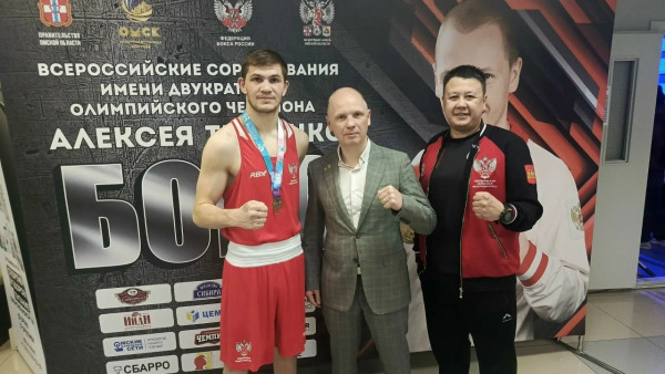 «Не только сила удара, но и умение читать соперника». Тагильский боксёр Алексей Кузин завоевал золото на всероссийском турнире