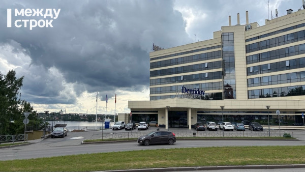 В гордуме Нижнего Тагила подняли вопрос о «русификации» рекламных вывесок В гордуме Нижнего Тагила подняли вопрос о «русификации» рекламных вывесок