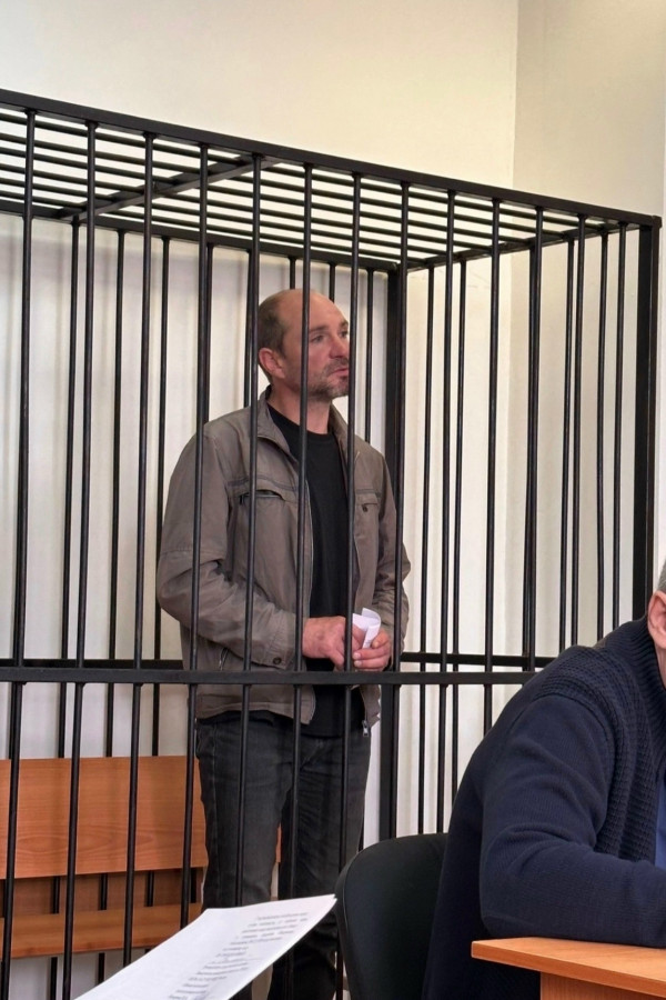 В Нижнем Тагиле мужчина, натравливающий своих овчарок на людей, отправлен под домашний арест В Нижнем Тагиле мужчина, натравливающий своих овчарок на людей, отправлен под домашний арест