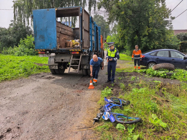 В Нижнем Тагиле суд не стал лишать свободы водителя мусоровоза, задавившего насмерть ребёнка В Нижнем Тагиле суд не стал лишать свободы водителя мусоровоза, задавившего насмерть ребёнка