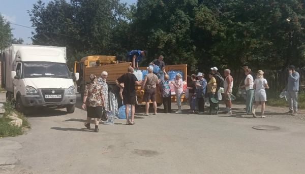 Денис Паслер пригрозил приостановить работу Нижнетагильской птицефабрики из-за попадания отходов производства в систему водоснабжения Верхней Салды