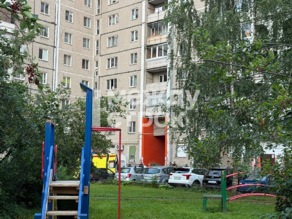 На Гальянке мужчина выпал из окна пятого этажа