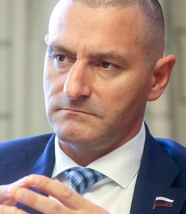 Уральского депутата Госдумы Ильтякова, назвавшего незамужних женщин неполноценными людьми, а неженатых мужчин — инвалидами, проверит прокуратура (ВИДЕО) Уральского депутата Госдумы Ильтякова, назвавшего незамужних женщин неполноценными людьми, а неженатых мужчин — инвалидами, проверит прокуратура (ВИДЕО)