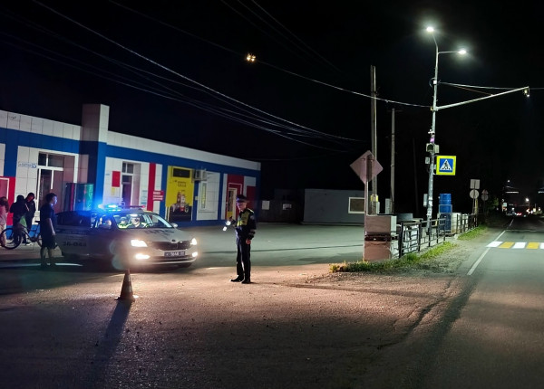 В селе под Нижним Тагилом 14-летний подросток на автомобиле сбил мужчину В селе под Нижним Тагилом 14-летний подросток на автомобиле сбил мужчину