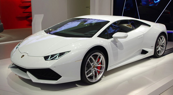 СМИ: В Екатеринбурге сын уральского миллиардера Игоря Алтушкина на Lamborghini за 40 млн рублей врезался в дом и сбил двух человек