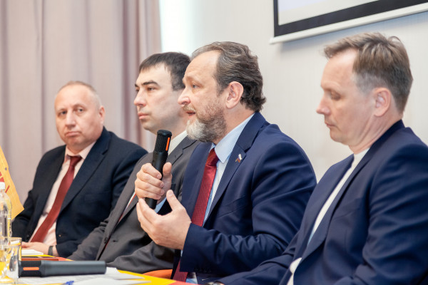 «За что мы платим?». Депутат Государственной Думы Андрей Кузнецов обсудил с жителями Нижнего Тагила проблемы ЖКХ 