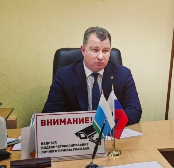 Бывшего главу Серова отправили под стражу по делу о взятке