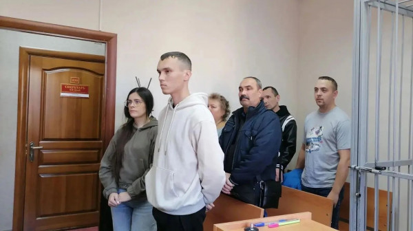 В Нижнем Тагиле инспектор ДПС продавал данные автовладельцев В Нижнем Тагиле инспектор ДПС продавал данные автовладельцев