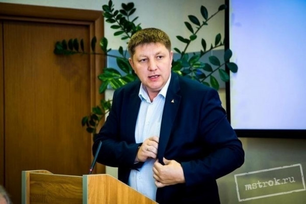 Экс-депутат Госдумы от Нижнего Тагила Константин Захаров вернулся на «Уралвагонзавод» Экс-депутат Госдумы от Нижнего Тагила Константин Захаров вернулся на «Уралвагонзавод»