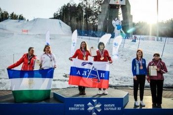 Воспитанница тагильского аэроклуба завоевала золото на чемпионате России по парашютно-горнолыжному двоеборью
