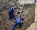 «Пытались самостоятельно устранить утечку». В Нижнем Тагиле двух мужчин засыпало землёй при ремонте водопровода (ВИДЕО)