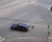 В Нижнем Тагиле самокатчик на перекрёстке влетел в автомобиль (ВИДЕО)