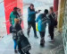 Не грози Тагилстрою... В Нижнем Тагиле мужчина угрожал людям пистолетом у входа в супермаркет (ВИДЕО)