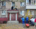 В Нижнем Тагиле спасатели эвакуировали мужчину, упавшего с четвёртого этажа на козырёк подъезда