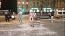 В Нижнем Тагиле полуголый молодой человек пробежался по проспекту Ленина (ВИДЕО)