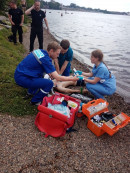 «Случился инфаркт, он начал тонуть». В Нижнем Тагиле медики 30 минут боролись за жизнь молодого мужчины на глазах очевидцев 