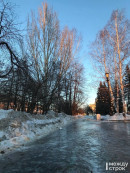 «Ледовое шоу по-тагильски, ходить по городу очень скользко, опасно и страшно». Нижний Тагил превратился в большой каток 