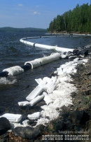 После шквалистого ветра Черноисточинский пруд покрыла пенопластовая крошка от пульпопровода После шквалистого ветра Черноисточинский пруд покрыла пенопластовая крошка от пульпопровода