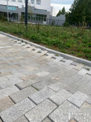 «Очень жаль, что такая красивая площадка превращается в руины». Жительница города пожаловалась на провалившуюся плитку на набережной «Тагильская лагуна — 2»