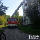 В Нижнем Тагиле в многоэтажке на улице Фрунзе сгорел балкон В Нижнем Тагиле в многоэтажке на улице Фрунзе сгорел балкон