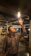 «Мой девиз — даёшь фокусы в массы!» Как обычный тагильский парень решил стать иллюзионистом (ВИДЕО) «Мой девиз — даёшь фокусы в массы!» Как обычный тагильский парень решил стать иллюзионистом (ВИДЕО)