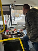 На двух автобусных маршрутах в Нижнем Тагиле появится возможность безналичной оплаты 