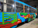 Художник из Нижнего Тагила Илья Федотов расписал трамвай в Усолье-Сибирском