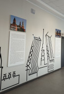 «Администрации города нужно исправить этот недочёт». Тагильчан возмутило отсутствие православных крестов на изображениях храмов и соборов в обновлённой школе № 32 