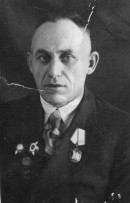 А вы знали? Создатель школы водителей-испытателей на УВЗ Исаак Битенский участвовал в легендарном танковом пробеге из Харькова в Москву в январе 1940 года и доставил в столицу первые образцы Т-34 А вы знали? Создатель школы водителей-испытателей на УВЗ Исаак Битенский участвовал в легендарном танковом пробеге из Харькова в Москву в январе 1940 года и доставил в столицу первые образцы Т-34