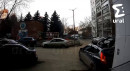 В Екатеринбурге 80-летняя женщина выпала из окна на автомобиль (ВИДЕО)