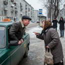 Соломоново решение. В Верхней Салде таксист и пенсионерка обругали друг друга матом, затем каждый из них пожаловался на обидчика в полицию, а после суд оштрафовал обоих