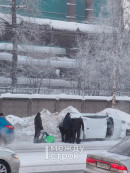 В Госавтоинспекции рассказали подробности ДТП с иномаркой, вылетевшей в сугроб на Тагилстрое 