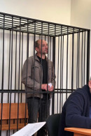 В Нижнем Тагиле мужчина, натравливающий своих овчарок на людей, отправлен под домашний арест В Нижнем Тагиле мужчина, натравливающий своих овчарок на людей, отправлен под домашний арест