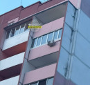 В Нижнем Тагиле женщина выпала с балкона 10-го этажа и разбилась насмерть в день своего рождения В Нижнем Тагиле женщина выпала с балкона 10-го этажа и разбилась насмерть в день своего рождения