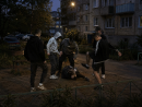 В Нижнем Тагиле пятеро молодых людей напали на подростка во дворе дома на улице Первомайской В Нижнем Тагиле пятеро молодых людей напали на подростка во дворе дома на улице Первомайской